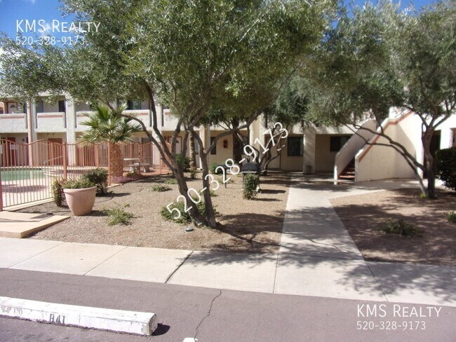 Building Photo - 2 bedroom 1 bath Condo - OWNER/AGENT