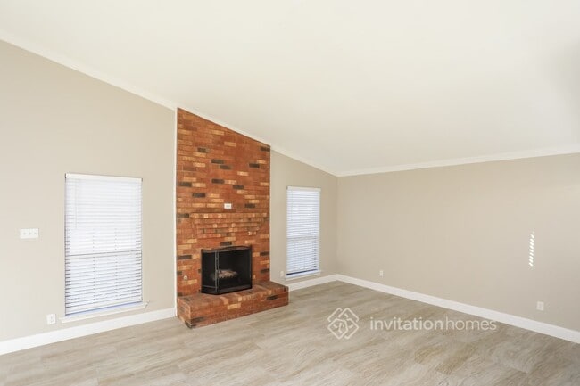 Building Photo - 4448 Boston Dr