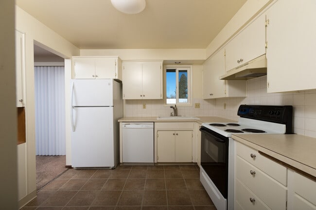 Building Photo - Modern Duplex for rent near Wandermere