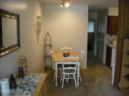 Building Photo - 1 br, 1 bath Apartment - Colonial Hill