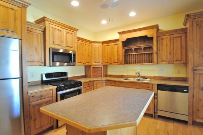 Building Photo - 1035 N 130 W