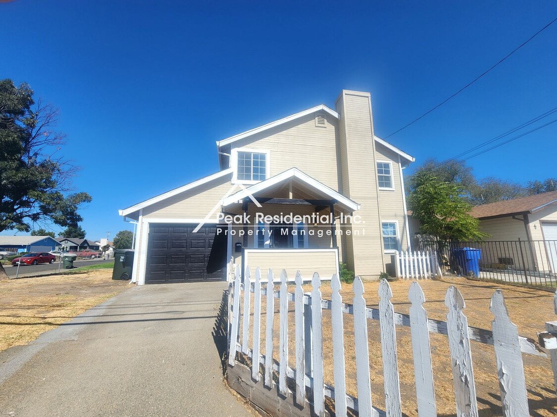 Foto del edificio - Wonderful 3bd/2.5ba North Sacramento Home