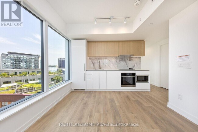 Building Photo - 1100 Sheppard Ave W