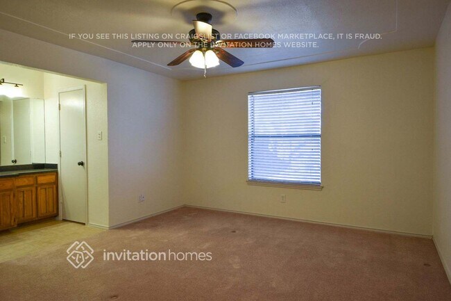 Foto del edificio - 709 W Lynn Creek Dr