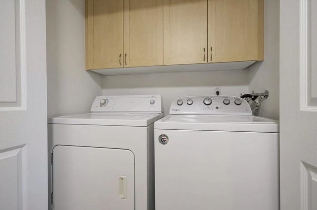 Building Photo - UNIT 2064