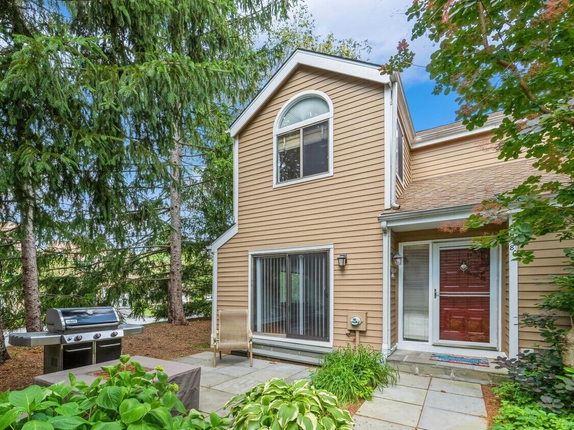 Foto principal - 80 Farm Lake Cres Rd