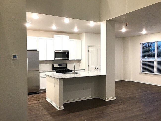 Building Photo - 2708 Geronimo Creek