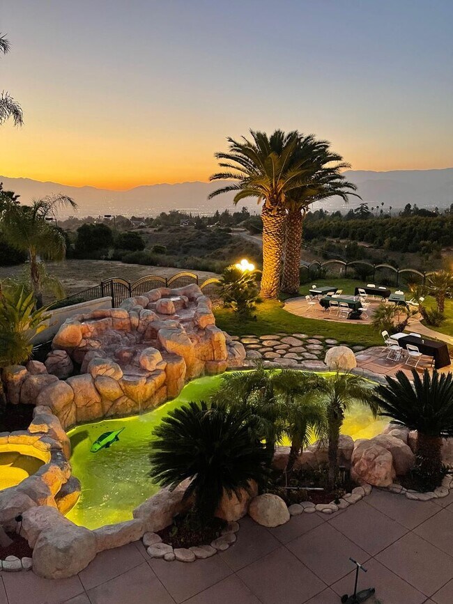 Building Photo - Beautiful, Spacious Two-Story 4-Bedroom Ho...