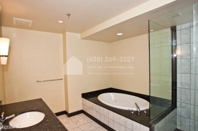 Building Photo - 1 br, 1 bath Condo - 2700 Las Vegas Blvd. ...