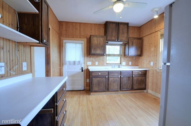 Building Photo - 4 br, 1 bath House - 1105 Robert St So