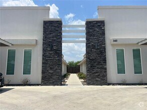 Building Photo - 3413 Sahara Dr