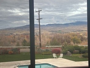 Building Photo - 3701 W Crescent Rim Dr