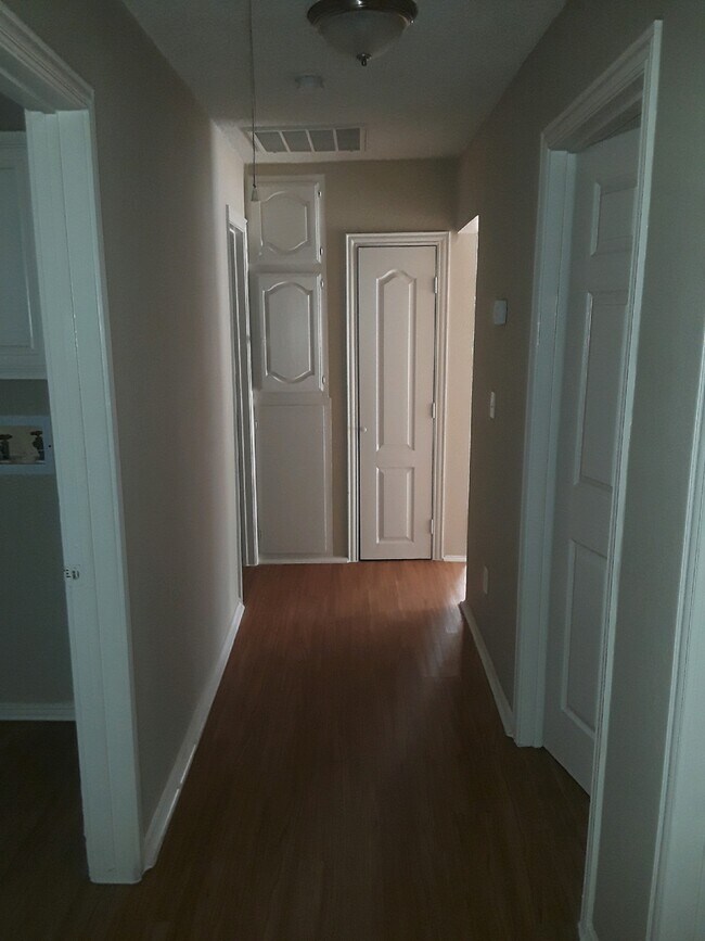 Hallway - 725 Riverwood Rd