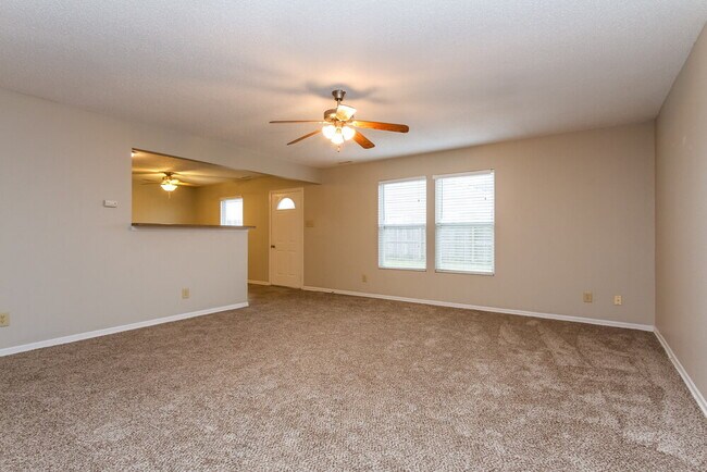 Foto del edificio - 8551 Bluff Point Dr