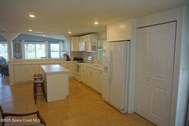 Foto del edificio - 7535 Agawam Rd
