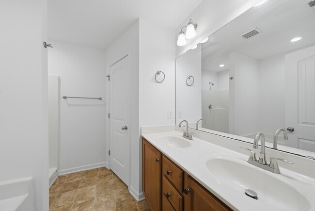 Foto del edificio - 410 Leighann Ridge Ln