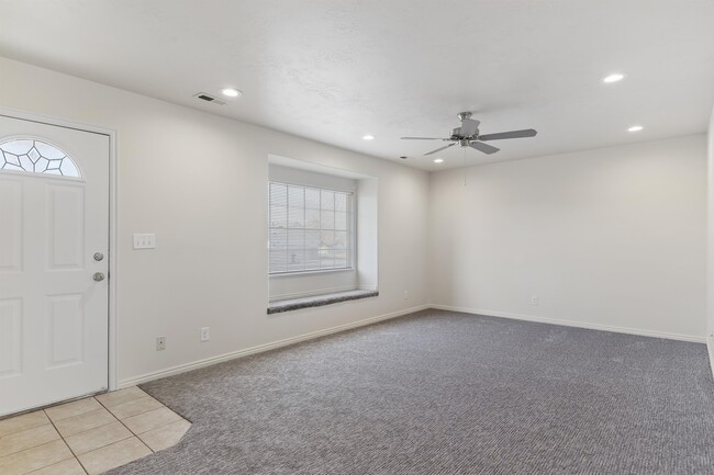 Building Photo - 353 N 360 W