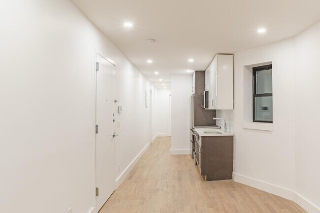 Foto del edificio - 435 DeKalb Ave