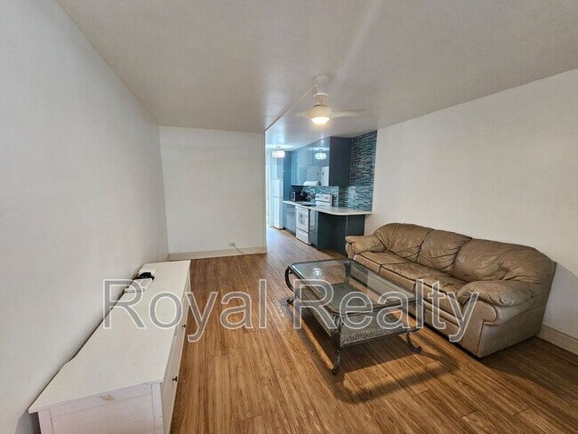 Foto del edificio - 425 Ena Rd