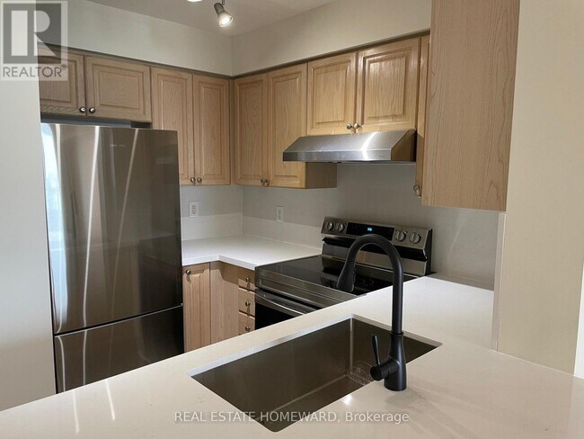 Building Photo - 61 Town Centre Court