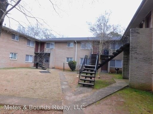 Primary Photo - 3300 College St