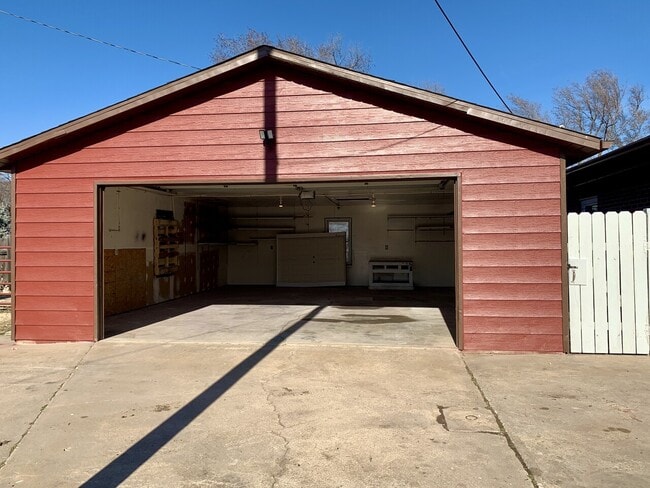 Building Photo - 5762 N Armstrong