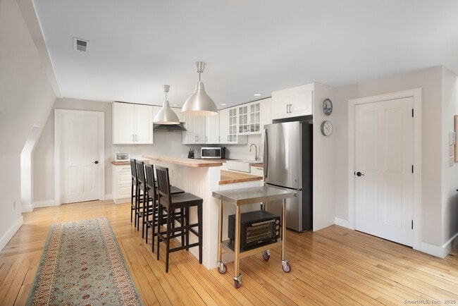 Foto del edificio - 31 Sharon Rd