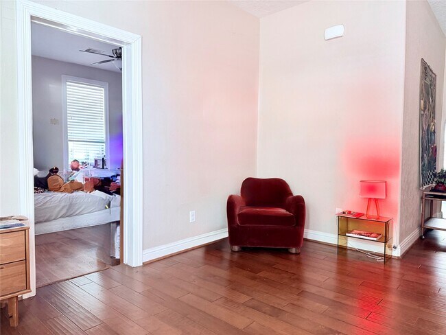 Foto del edificio - 4919 Walker St