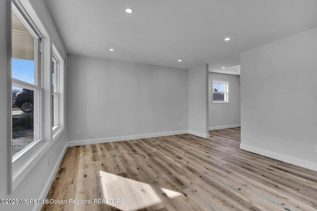 Building Photo - 152 Windward Dr