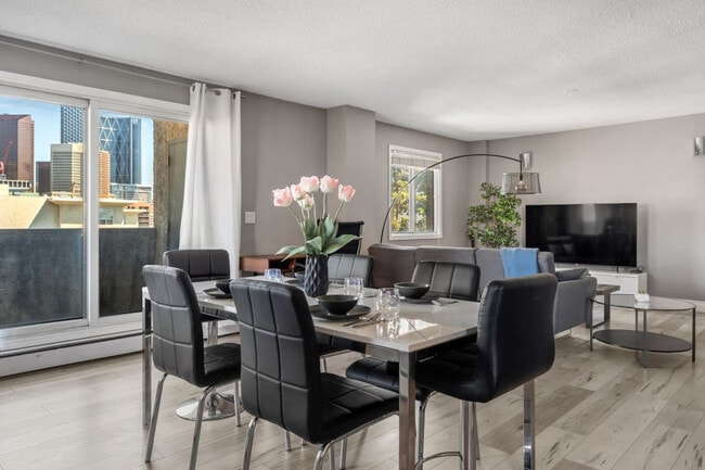 Building Photo - 235-215 15 Ave SW