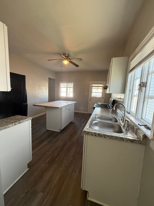 Foto del edificio - 2 Bed 1 Bath- Rochester PA