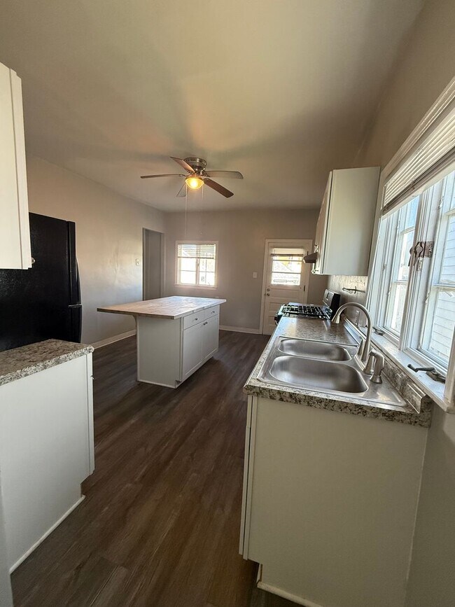 Foto del edificio - 3 Bed 1 Bath- Rochester PA