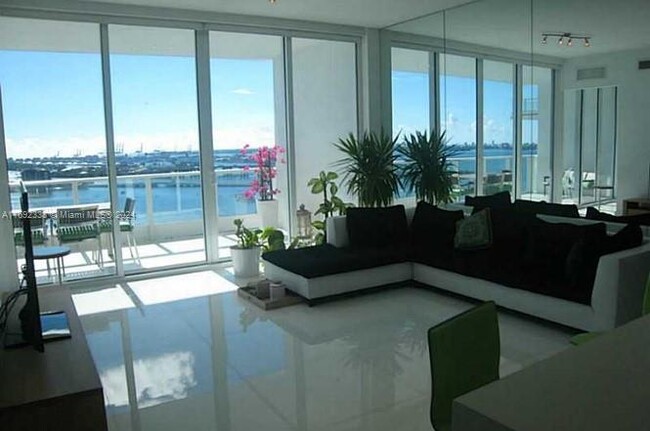 Foto del edificio - 2020 N Bayshore Dr