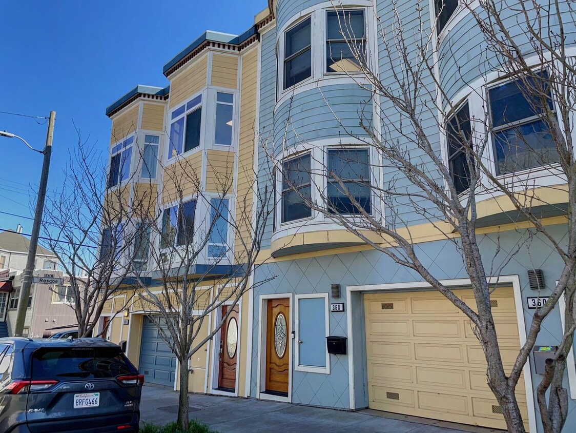 Primary Photo - Tri-Level 3 Bed, 3 Bath Bernal Heights Tow...