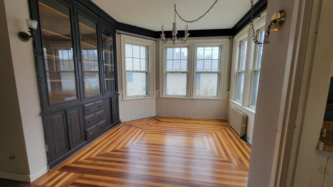Building Photo - 407 Franklin St