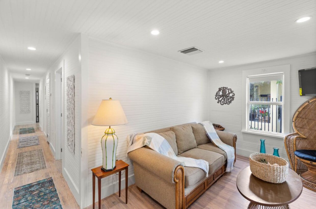 Beautiful Living - 3477 Hibiscus St (Miami, FL)