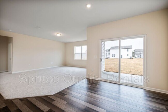 Foto del edificio - 3529 Sugarplum Rd