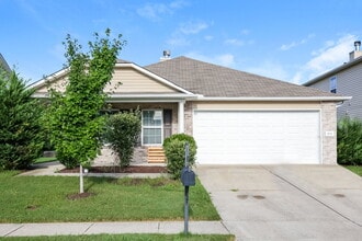 Building Photo - 833 Creek Oak Dr