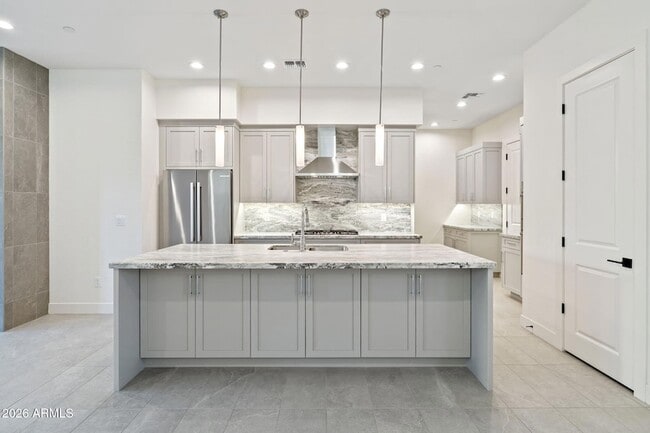 Building Photo - 1 Easy St