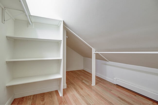Building Photo - 52 Goodenough St