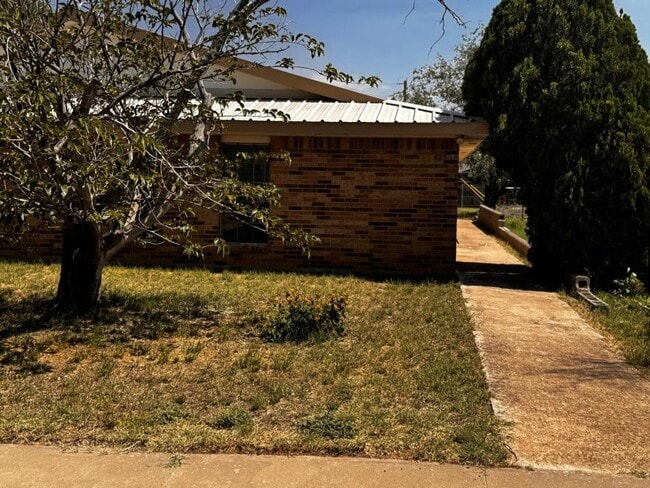 Foto del edificio - 425 W Spruce Ave