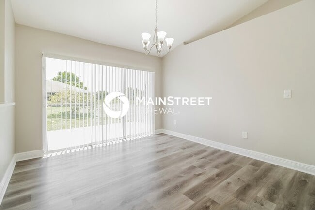 Building Photo - 3 Bedroom Pet-Friendly Home in Lehigh Acre...