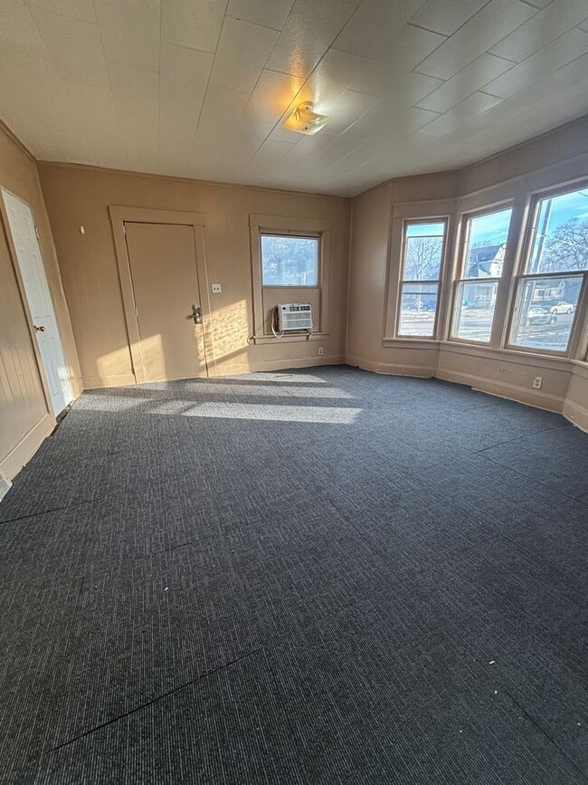 Foto del edificio - 2 Bedroom duplex for rent in Waterloo