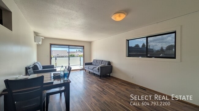 Building Photo - 46909 Yale Rd