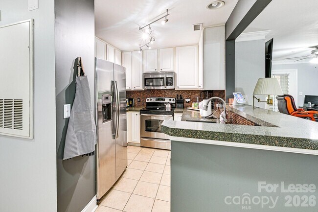 Building Photo - 1162 W 1st St