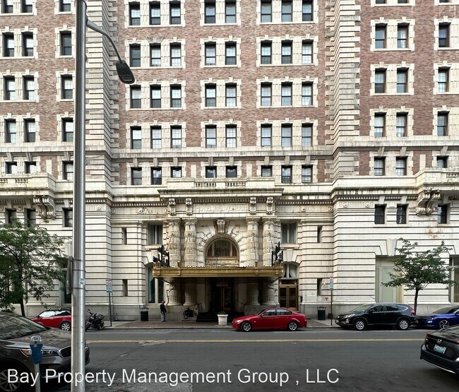 Building Photo - Studio, 1 bath House - 1 E Chase St Apt 701