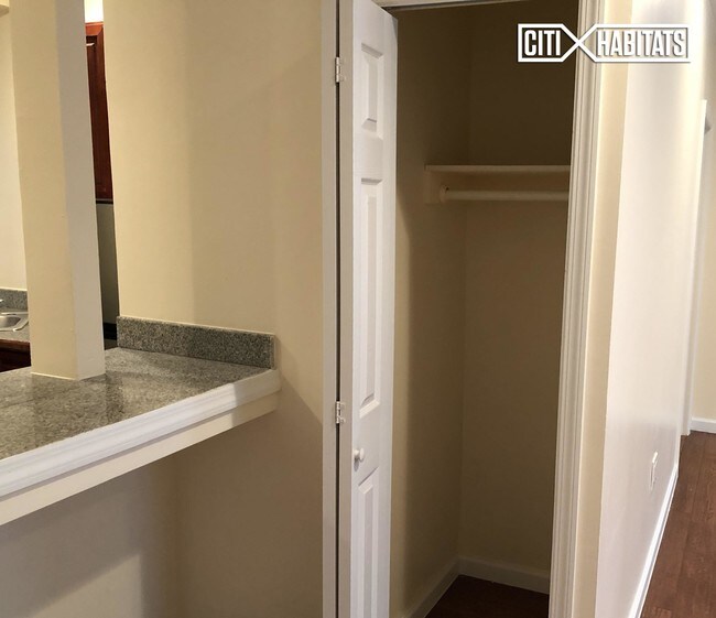 Foto del edificio - 348 W 118th St