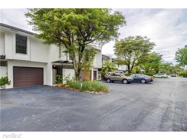 Building Photo - 5114 SW 72nd Ave