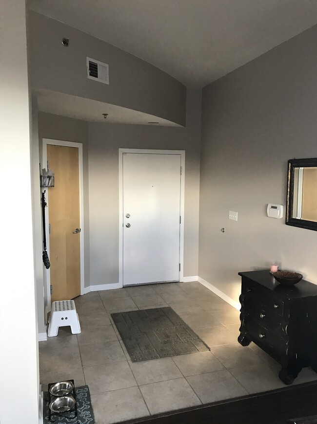 Building Photo - 12165 Claude Ct
