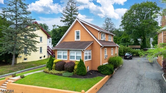 Foto del edificio - 154 Roseland Ave